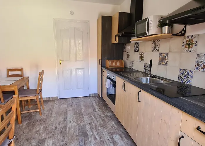 Bakonyi Kiscsillag Апартаменты Баконьбель